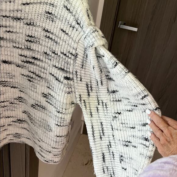 $258 VARLEY Belgrave Sweater dramatic puffy sleeves plush soft statement M - Picture 10 of 15